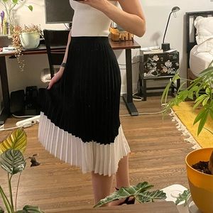 Pleated black & white midi skirt